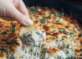 Hot Spinach and Artichoke Dip